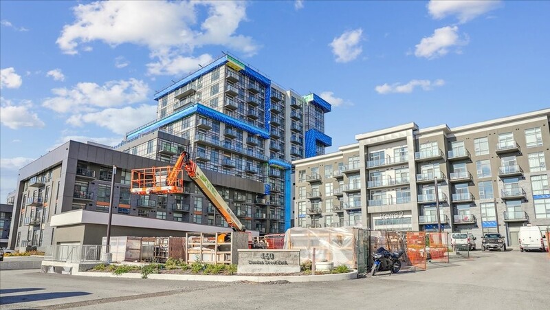 #815-460 Dundas St E